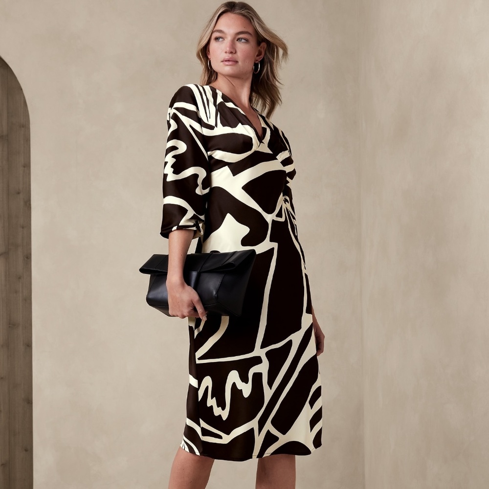 A Banana Republic Black and White Dress size 10